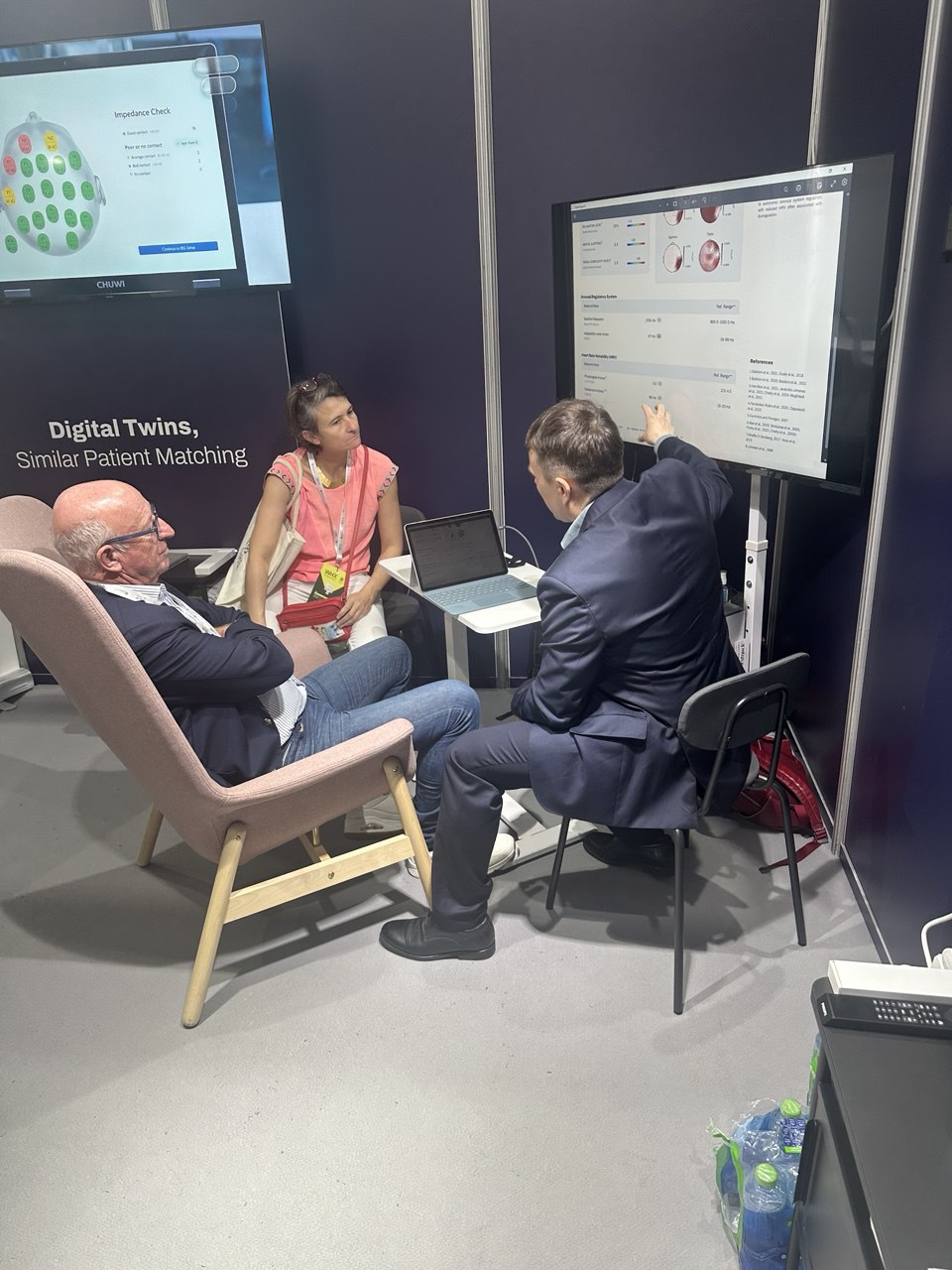 EEG diagnostics demo at the booth